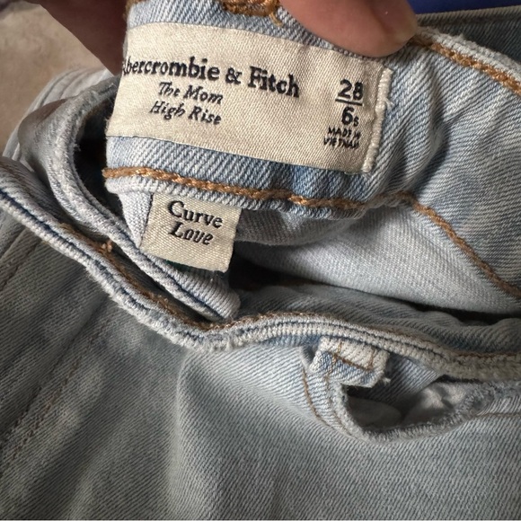 Abercrombie The Mom High Rise Jeans Curve Love Short - Picture 3 of 8